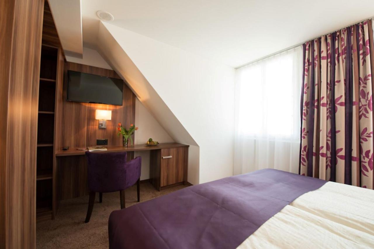 เฮชท์ Hotel Fehraltorf ภายนอก รูปภาพ