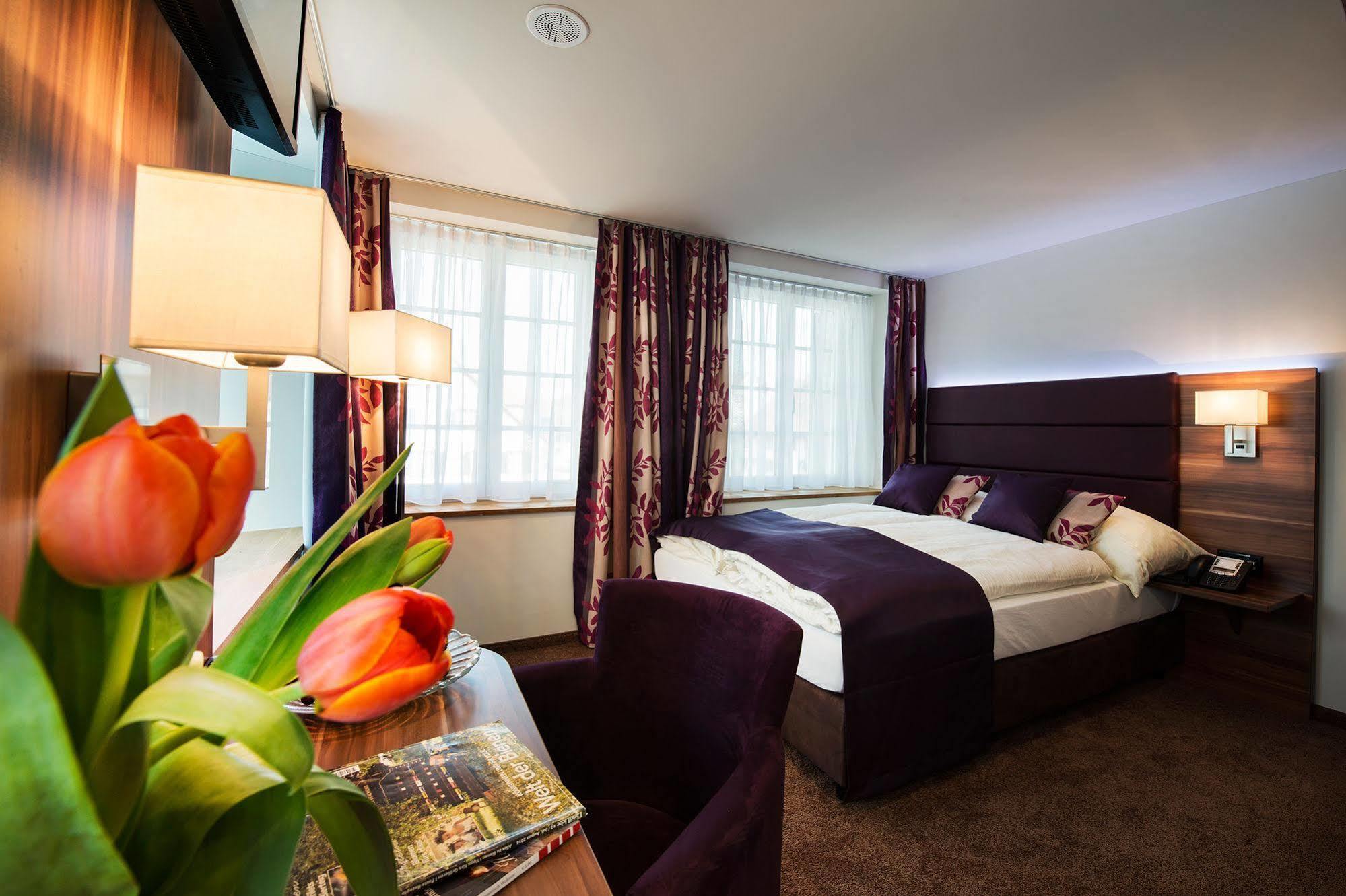 เฮชท์ Hotel Fehraltorf ภายนอก รูปภาพ