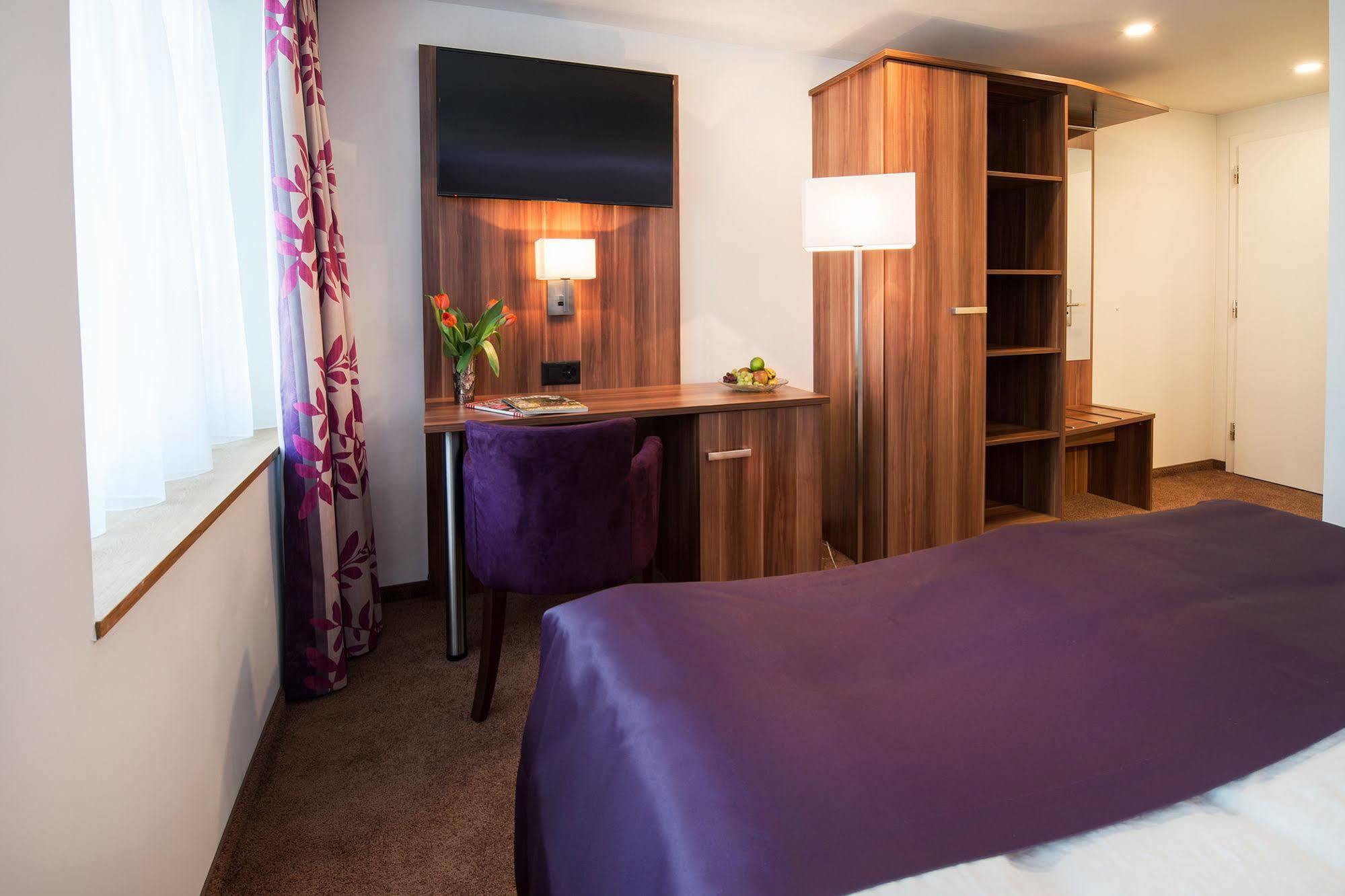 เฮชท์ Hotel Fehraltorf ภายนอก รูปภาพ