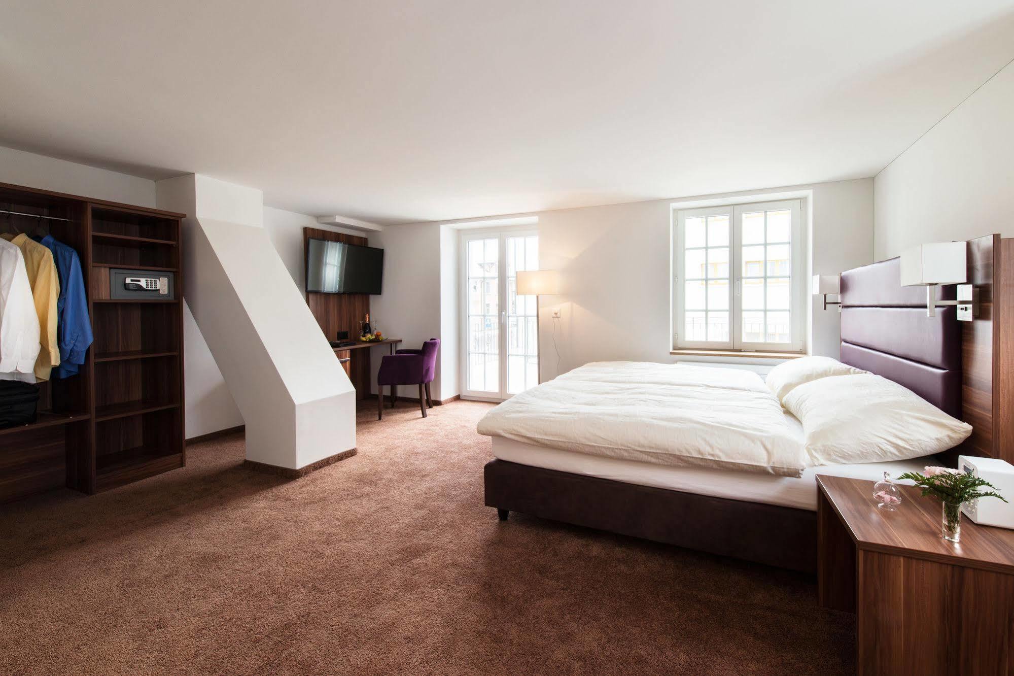 เฮชท์ Hotel Fehraltorf ภายนอก รูปภาพ