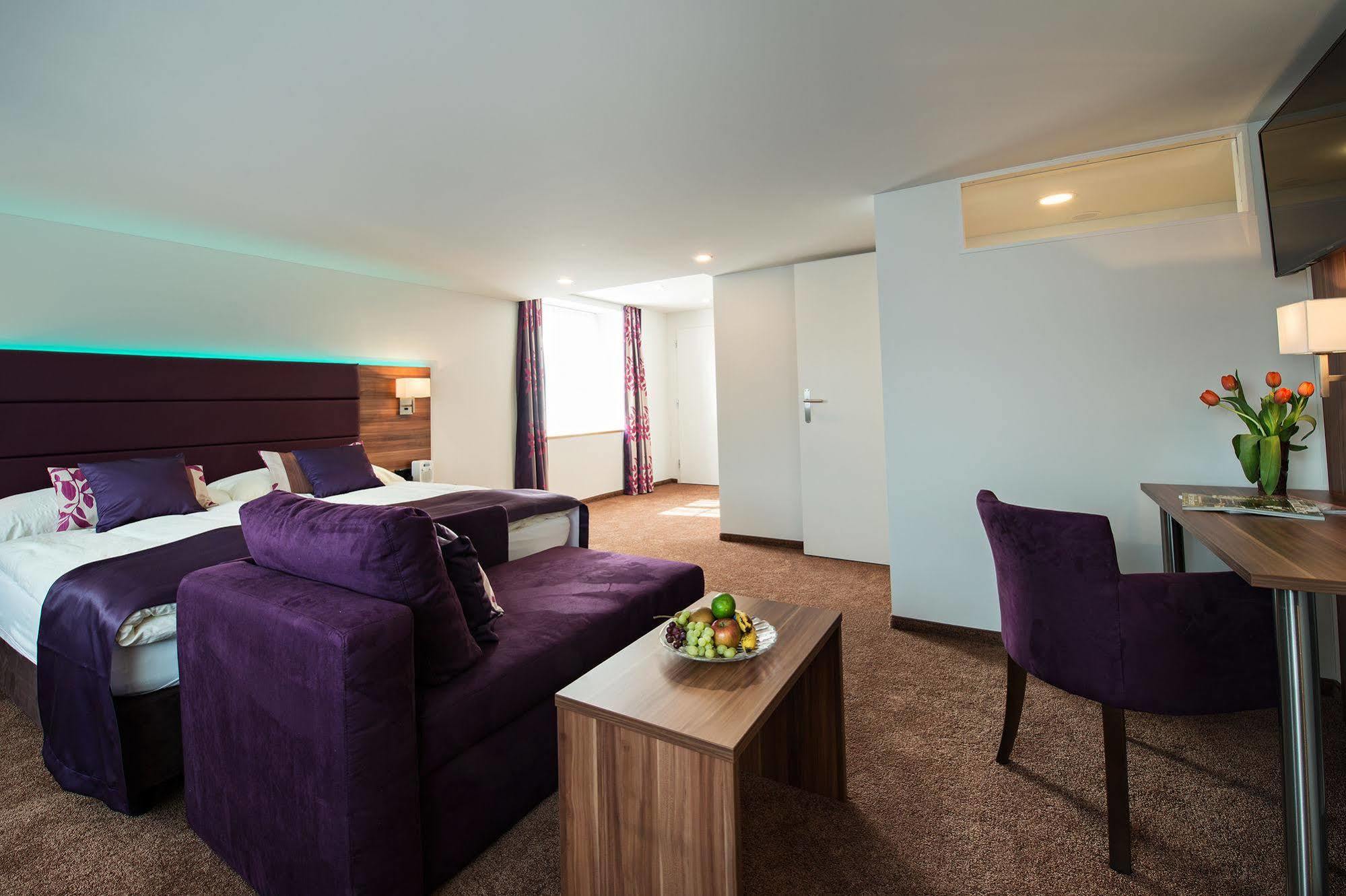 เฮชท์ Hotel Fehraltorf ภายนอก รูปภาพ