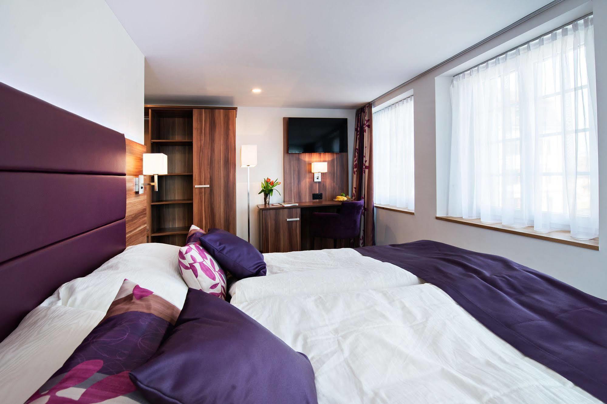 เฮชท์ Hotel Fehraltorf ภายนอก รูปภาพ